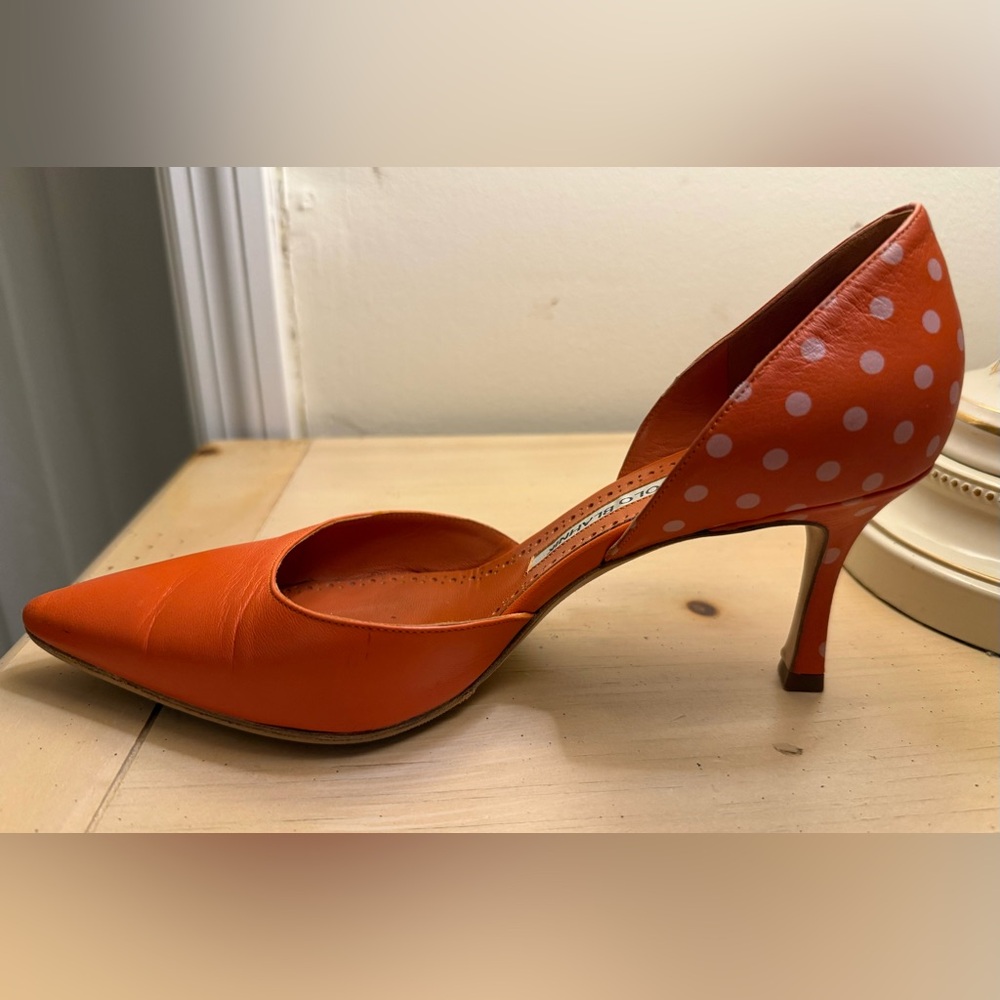 Manolo Blanik Leather D’Orsay Pumps